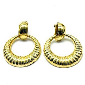 Ridged Doorknocker Hoop Earrings Gold Tone Classic Career Workwear